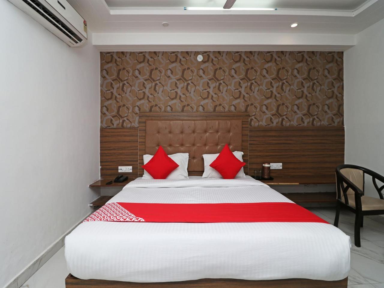 Hotel Doon Dehradun Luaran gambar